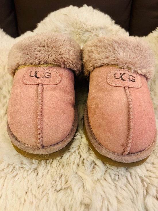 UGG Shoes - UGG Women’s Shearling-Lined Slippers in Dusty Pink